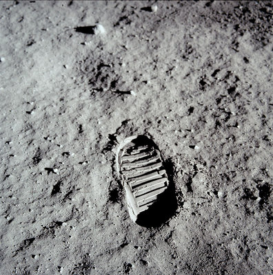 AS11-40-5877.jpg